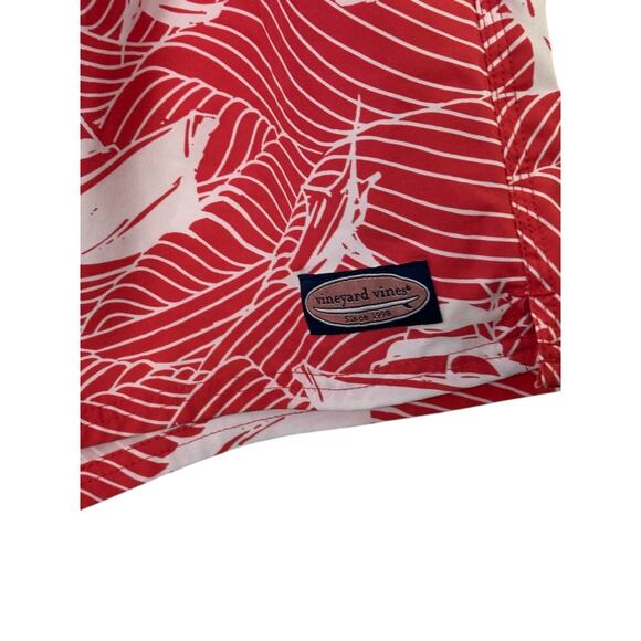 Vineyard Vines Coral & White Swim Trunks Boat & Sword Fish Men's Size Medium - Picture 4 of 8